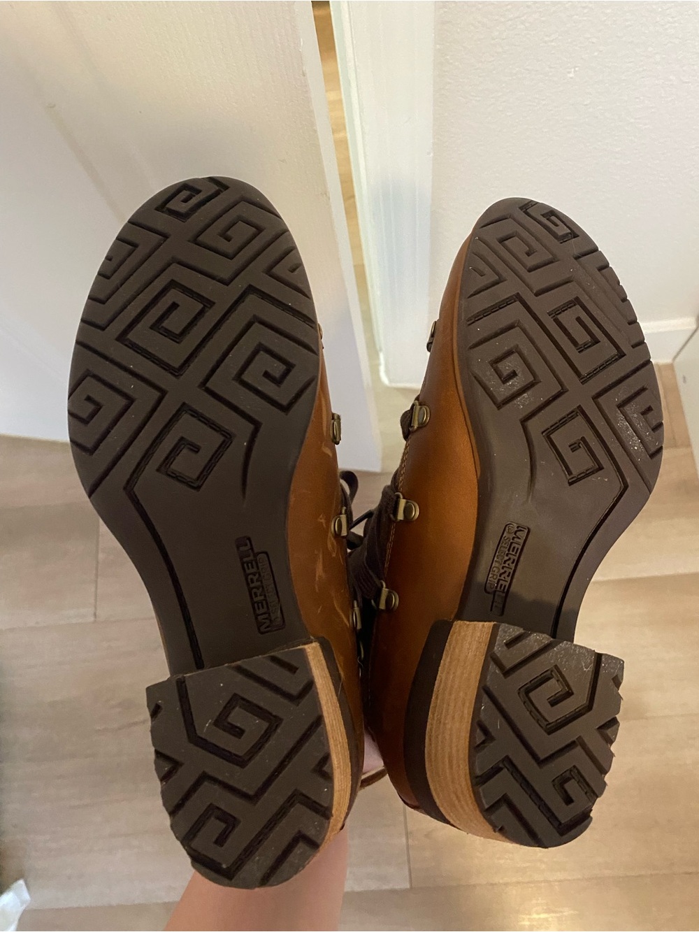 NWOT Merrell Tan Brown Leather Lace-Up Boots
